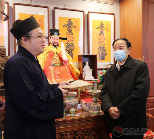 太原市政协党组书记、主席操学诚一行调研居贤观-道音文化