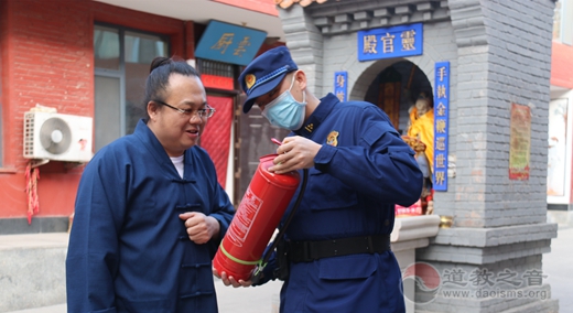 万柏林区南社消防救援站在居贤观进行消防安全演练-道音文化