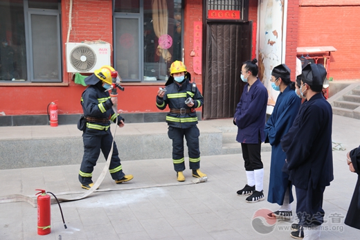 万柏林区南社消防救援站在居贤观进行消防安全演练-道音文化