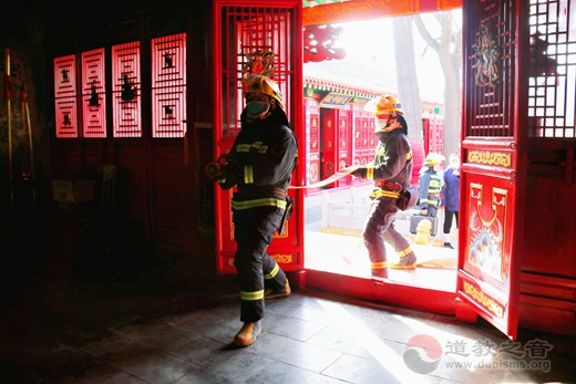 万柏林区南社消防救援站在居贤观进行消防安全演练-道音文化