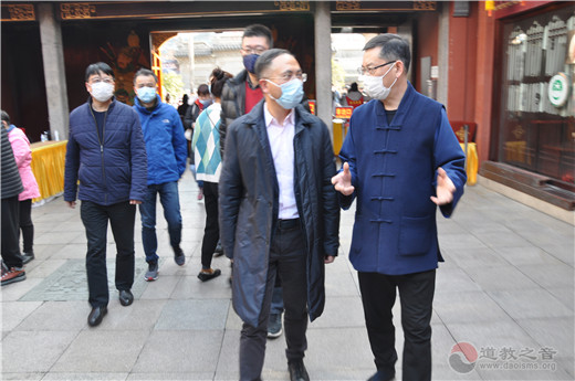 黄浦区委副书记、区长沈山州到上海城隍庙检查疫情防控和场所开放工作-道音文化