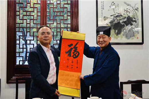 黄浦区委副书记、区长沈山州检查上海白云观疫情防控工作-道音文化