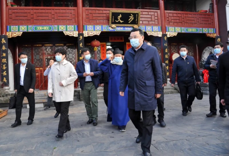 湖北省委常委、省委统战部部长尔肯江·吐拉洪一行看望慰问武汉长春观-道音文化