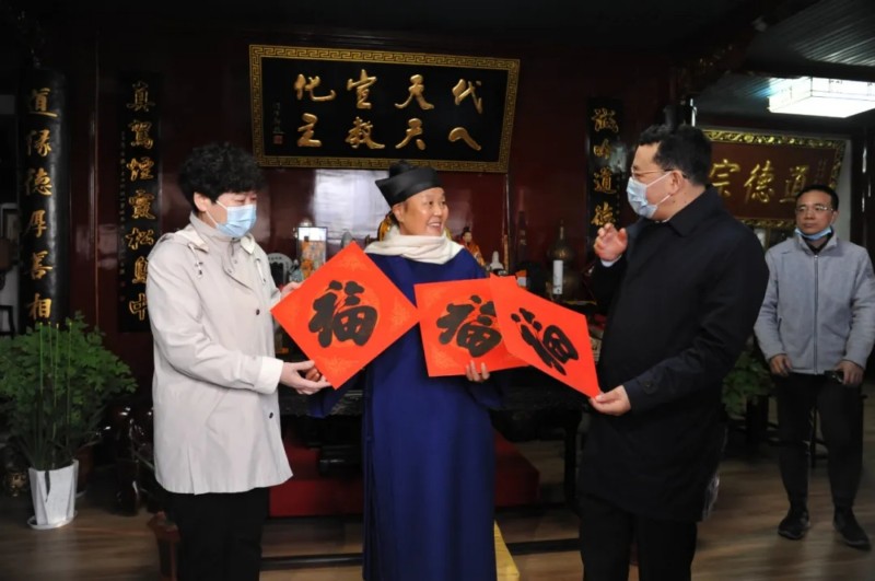 湖北省委常委、省委统战部部长尔肯江·吐拉洪一行看望慰问武汉长春观-道音文化