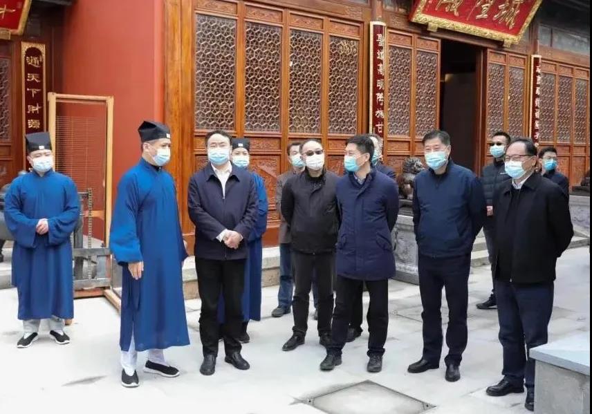 上海市委统战部副部长王霄汉调研浦东新区宗教活动场所疫情防控工作