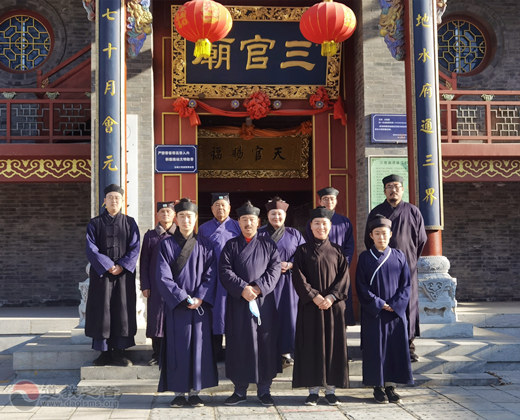 山东省青州市道协于场所恢复开放首日举行升国旗仪式-道音文化