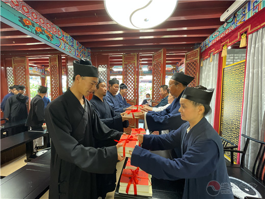 昆明市道教界组织开展“爱党爱国爱社会主义”主题教育活动
