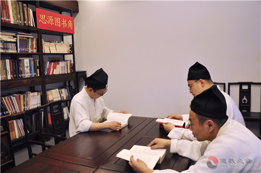 上海城隍庙党史学习教育设置“思源图书角”