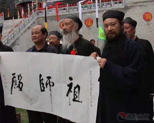 万建芳