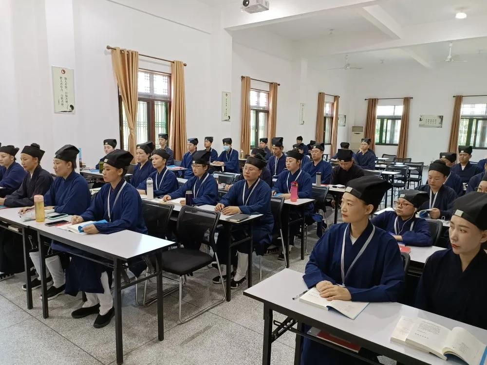 海峡道教学院举行“拥党爱国接力传 复兴之路谱新篇”主题演讲比赛-道音文化