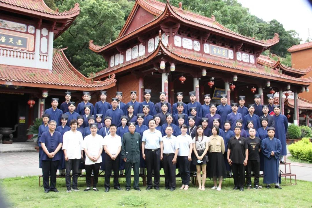 海峡道教学院举行2021年春季学期期末总结大会暨首届二元制毕业典礼