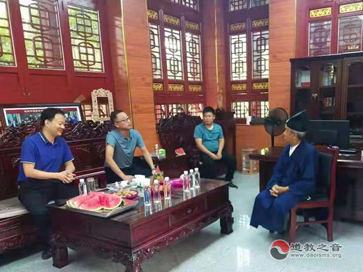 甘肃省陇南市委统战部副部长张文厚一行调研清阳山道观