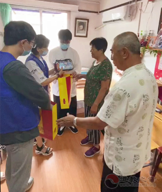 上海城隍庙慈爱功德会举行暑期探望活动