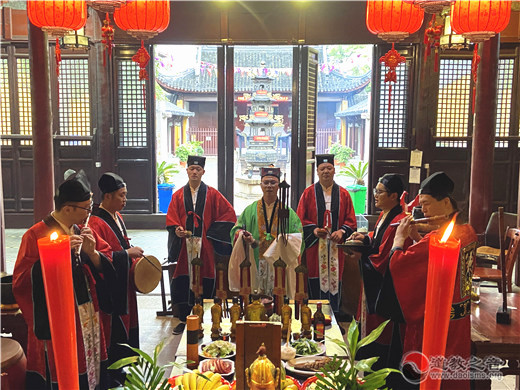 苏州城隍庙举行纪念中国人民抗日战争暨世界反法西斯战争胜利76周年和平祈祷法会