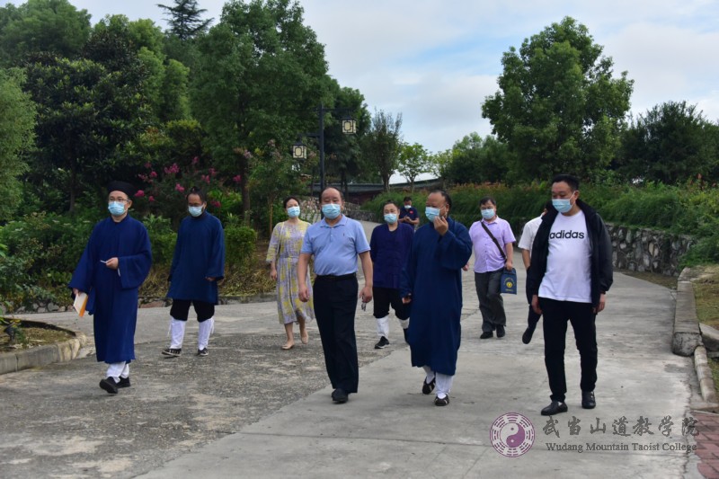 湖北省民宗委安全、疫情防控督察组赴武当山道教学院调研工作