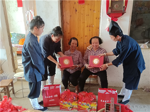 广西桂平市道教界积极开展2021中秋节慰问献爱心活动-道音文化