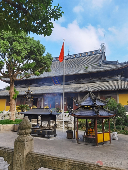 苏州玄妙观举行“庆祝中华人民共和国72华诞”升旗仪式