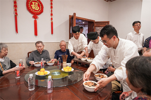 上海市钦赐仰殿道观开展“孝亲敬老、共度重阳”系列活动-道音文化