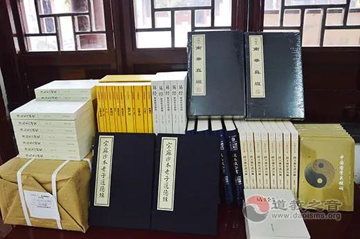 我们修行，为什么一定要深入经藏呢？