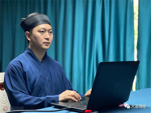 武汉大道观组织全体道众学习《武汉市宗教活动场所管理办法》
