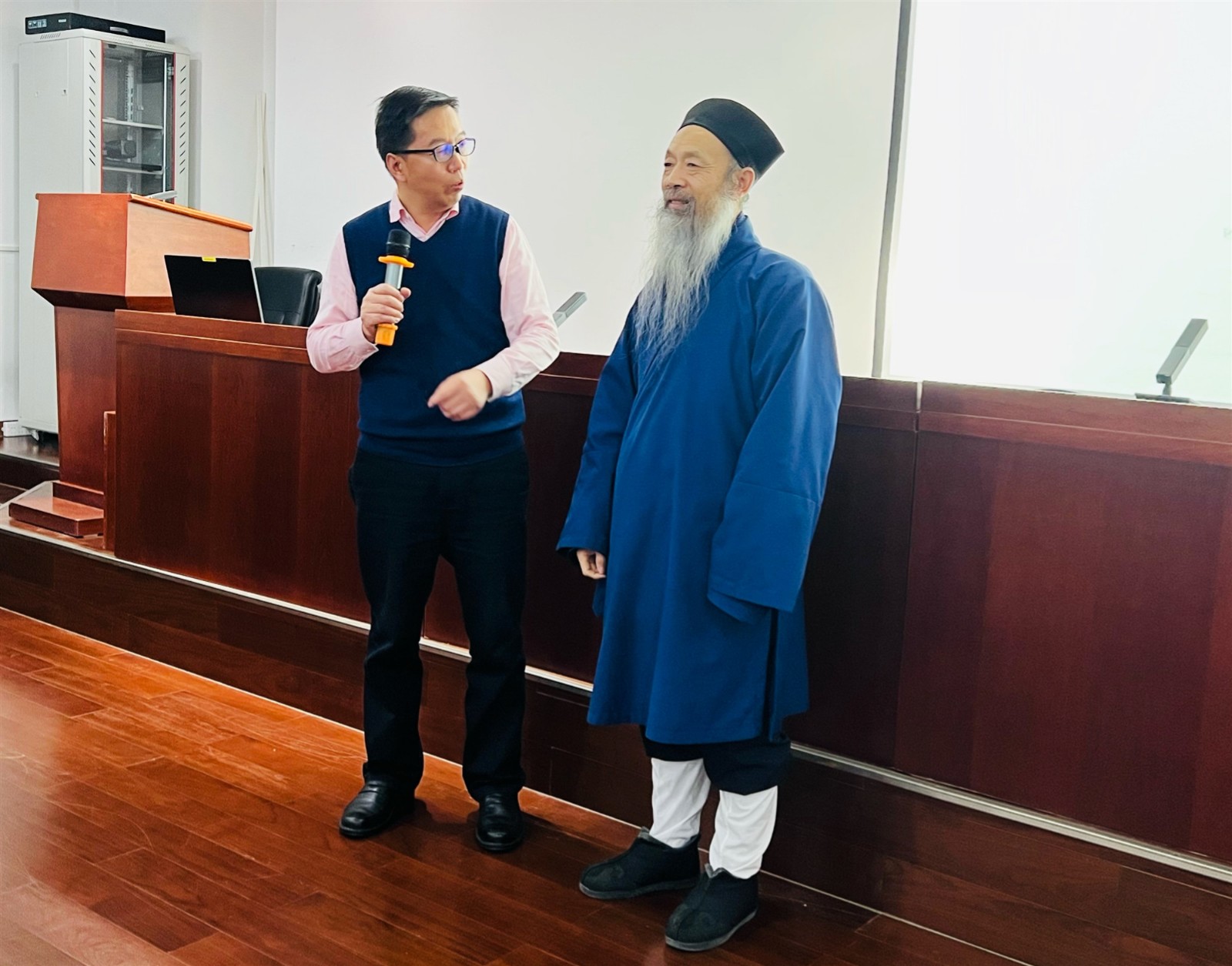 中国道教学院举办首届考经活动