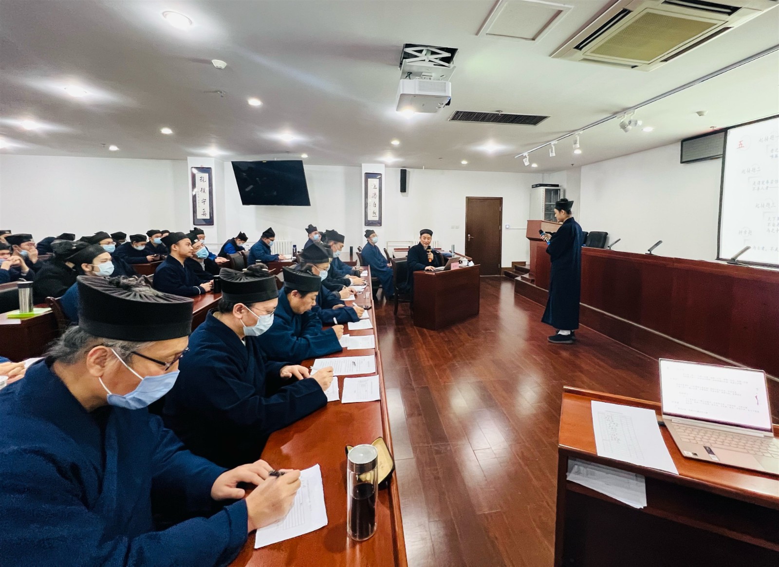 中国道教学院举办首届考经活动