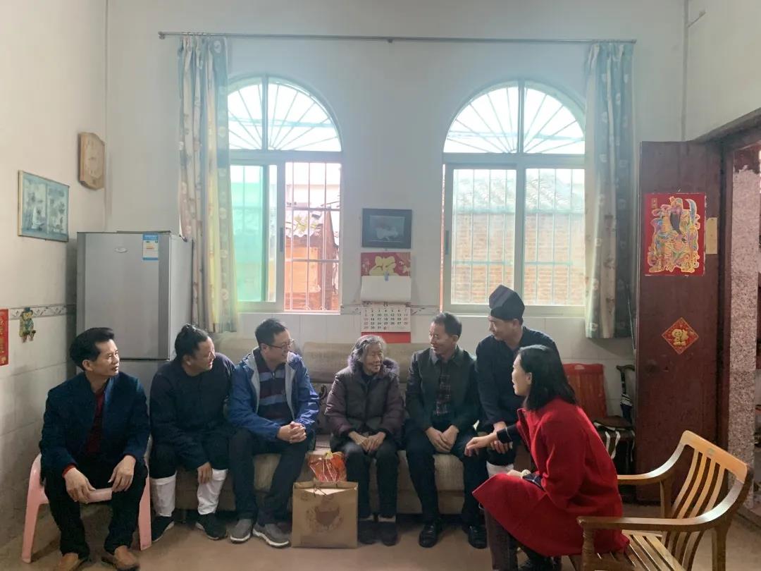 广东省番禺赤松宫到大岭村开展冬日慈善慰问活动