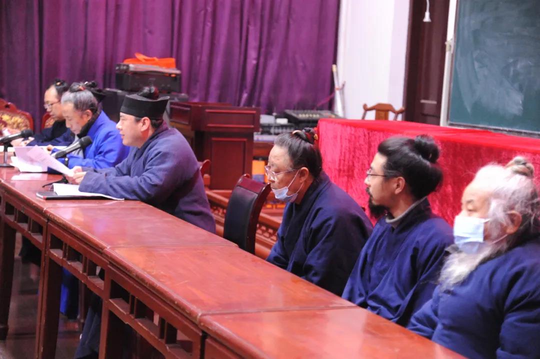 武汉长春观全员学习贯彻全国宗教工作会议精神