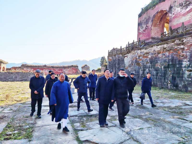 十堰市委书记胡亚波到武当山五龙宫调研