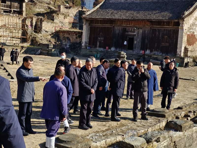 十堰市委书记胡亚波到武当山五龙宫调研