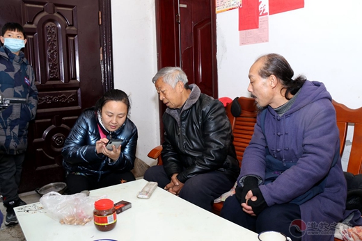 湖北省十堰市赛武当道教协会走访慰问困难家庭