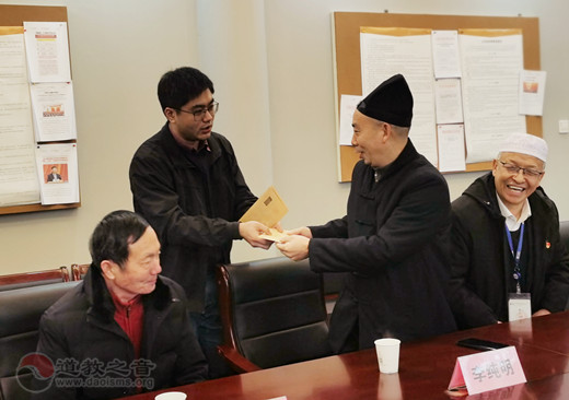 江苏省委统战部走访慰问无锡市宗教界代表人士