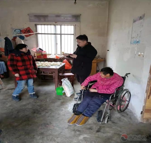 丹阳季子庙春节前开展扶贫慰问活动
