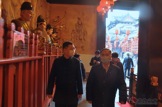 黄浦区领导到上海城隍庙检查场所疫情防控和消防安全工作