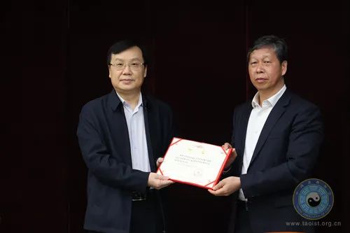《中华续道藏》编纂出版工程道教活态文化影像资料集成课题启动仪式暨专家咨询委员会第一次会议在穗举行