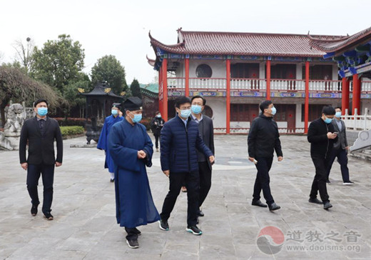 镇江市委副书记、统战部部长巩海滨一行到润州道院检查疫情防控工作
