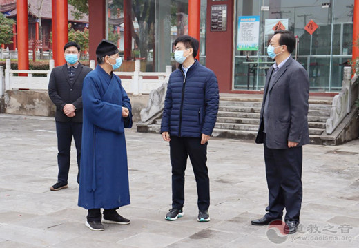 镇江市委副书记、统战部部长巩海滨一行到润州道院检查疫情防控工作