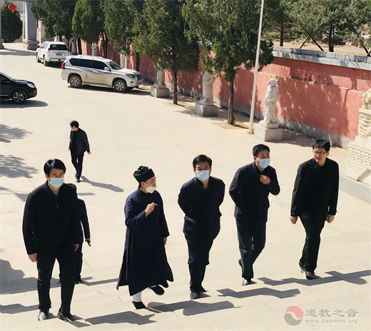 保定市委统战部常务副部长闫凤友到易县太阳宫走访调研