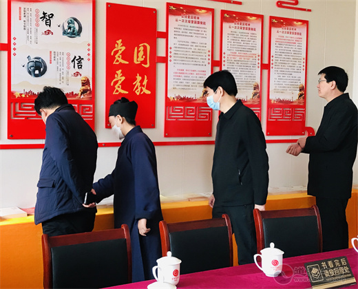 保定市委统战部常务副部长闫凤友到易县太阳宫走访调研