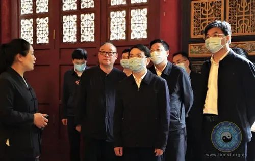 江西省委常委、省委统战部部长黄喜忠到鹰潭调研道教工作