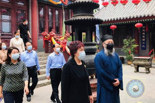 日照市政协社法委会同市民族宗教局到日照龙神庙调研
