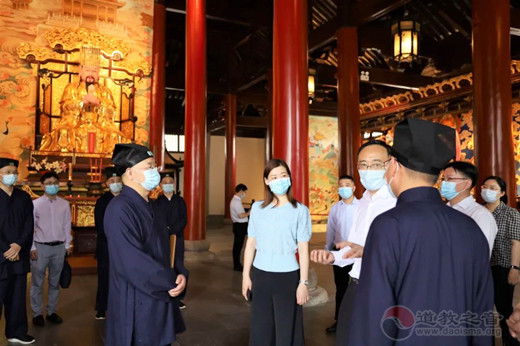 苏州市委常委、统战部长王飏一行到苏州玄妙观走访检查疫情防控和生产安全工作
