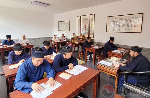 大同市纯阳宫举办学习《互联网宗教信息服务管理办法》等宗教政策法规培训活动