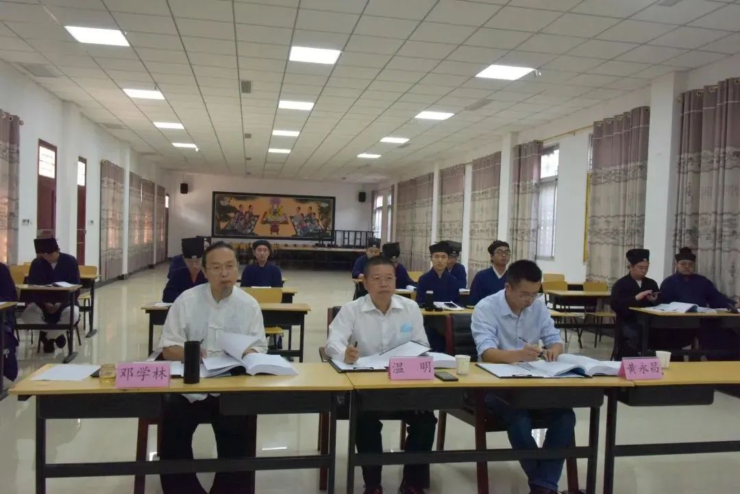 武当山道教学院举行2018级本科班毕业论文答辩