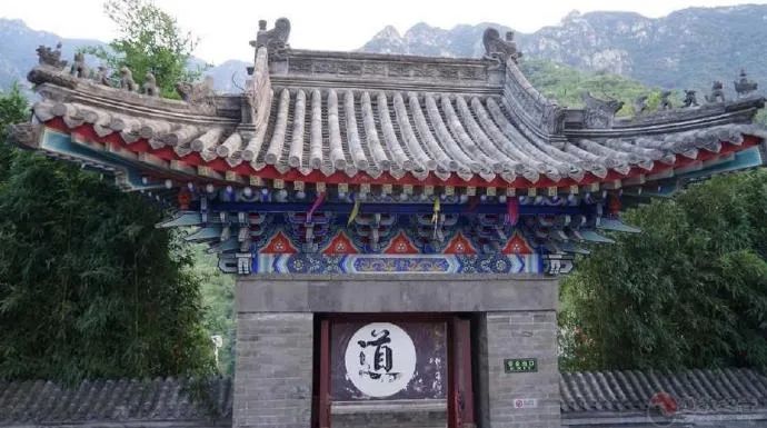 南华祖师说要“心斋”，我们的心如何去做“吃素”的工作呢？