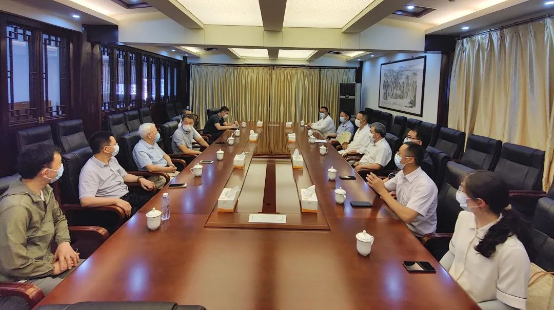 上海市民族宗教局调研松江区宗教活动场所