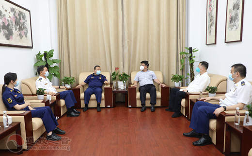 上海市黄浦区民宗办和上海城隍庙共同慰问黄浦区消防救援支队