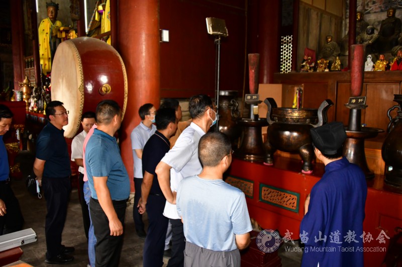重庆市黔江区政协副主席张光平一行赴武当山考察