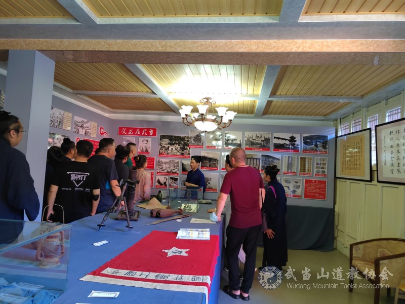 青岛市委统战部和道教协会一行赴武当山参访学习