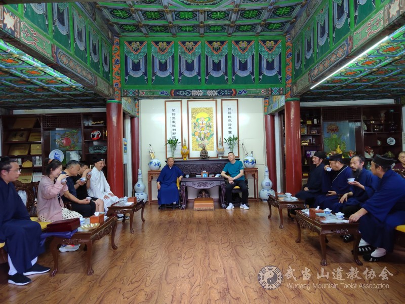 青岛市委统战部和道教协会一行赴武当山参访学习